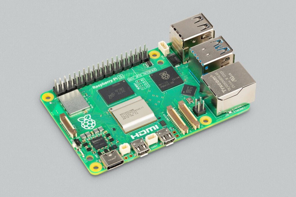Raspberry Pi 5 공식 제품 이미지
